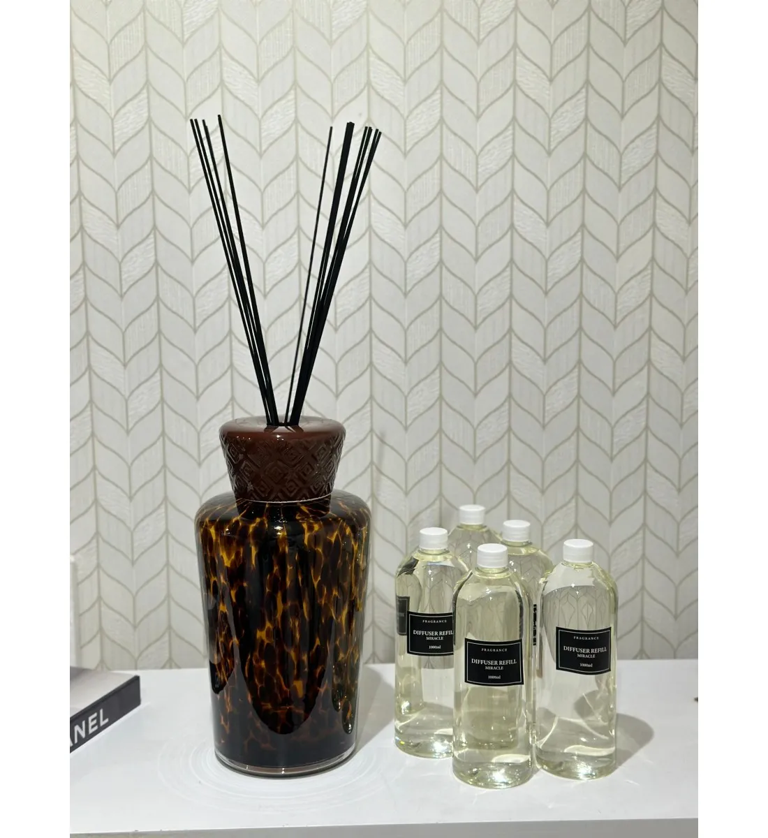 فواحه عطرية مع عيدان زجاج 5000مل  برائحه ( MIRACK) HOME FRAGRANCE