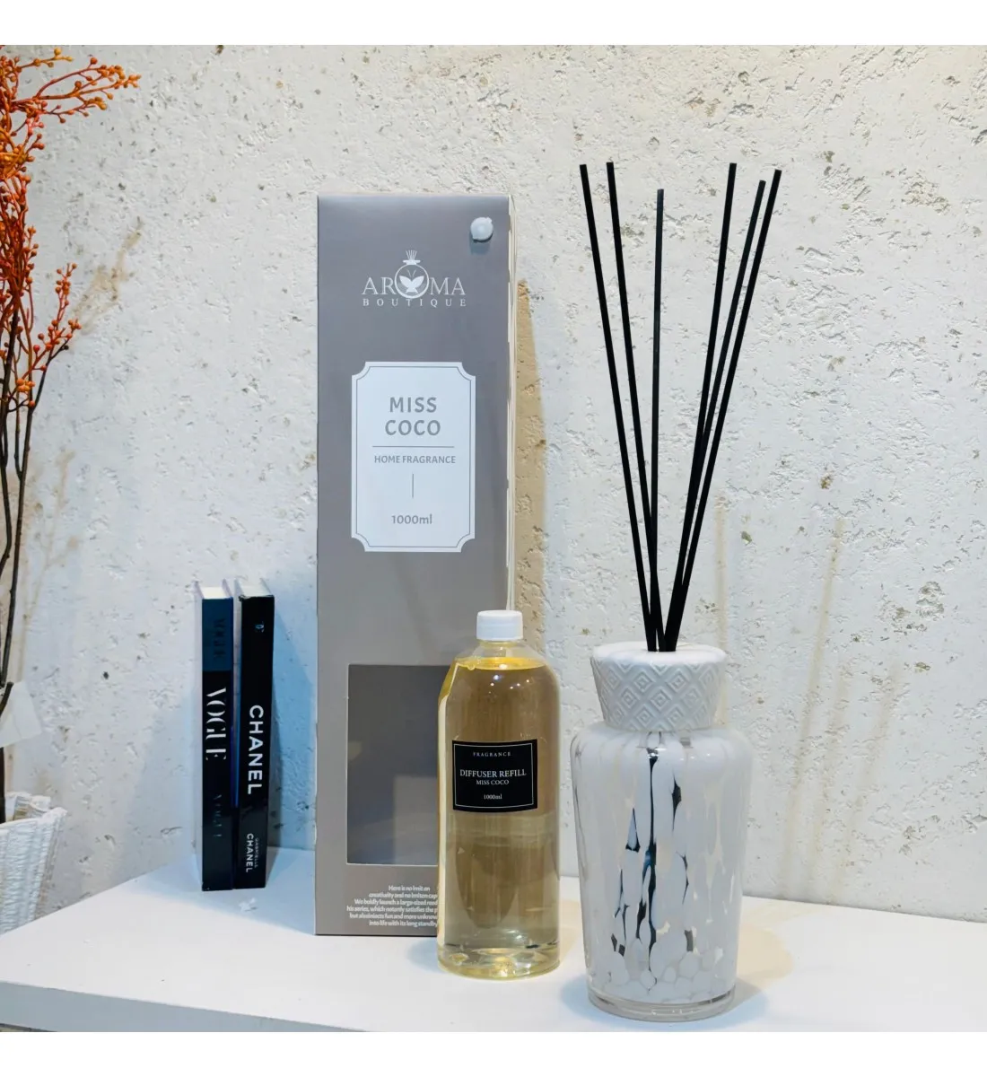 فواحه عطرية مع عيدان زجاج 1000مل  برائحه ( MISS COCO)HOME FRAGRANCE