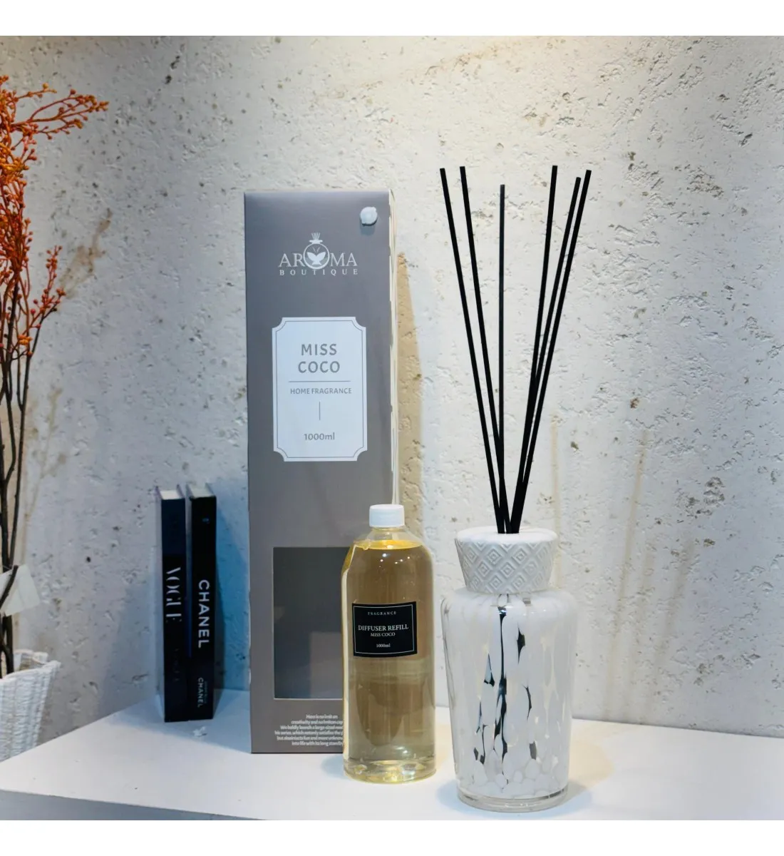 فواحه عطرية مع عيدان زجاج 1000مل  برائحه ( MISS COCO)HOME FRAGRANCE