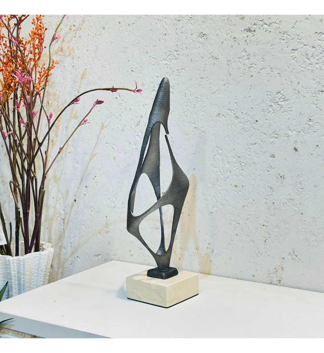 زينة ديكور بتصميم نحت  تجريدي قاعده رخام  - 42×10×10سم 