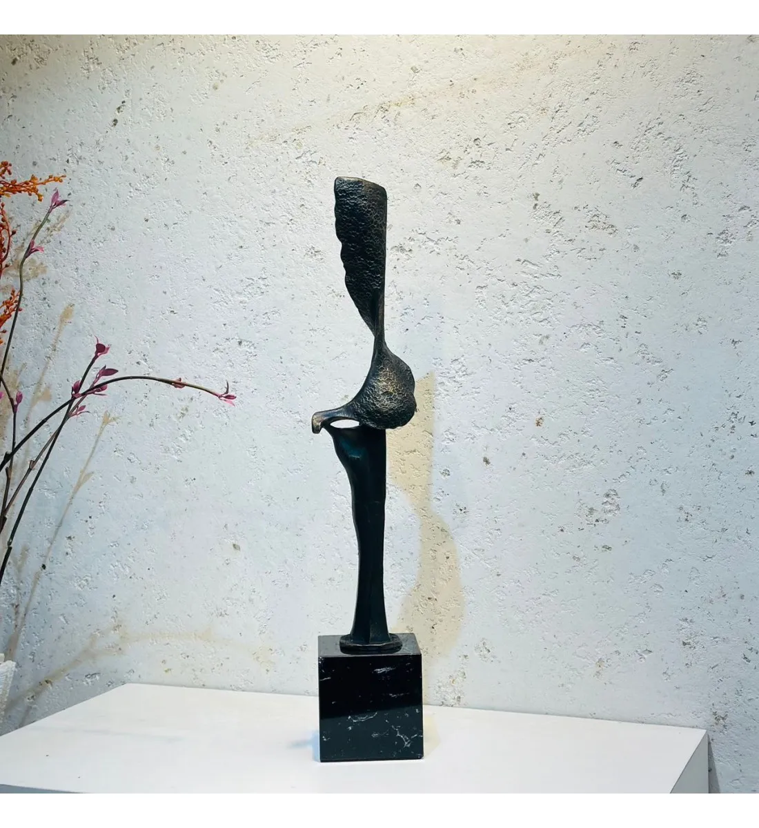 زينة ديكور بتصميم نحت  تجريدي قاعده رخام  -55×10×10سم