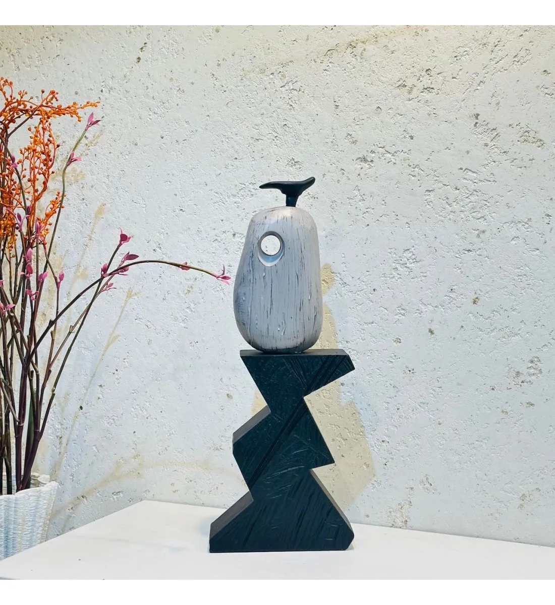 زينة ديكور بتصميم نحت  تجريدي خشبي 47×18×7سم 