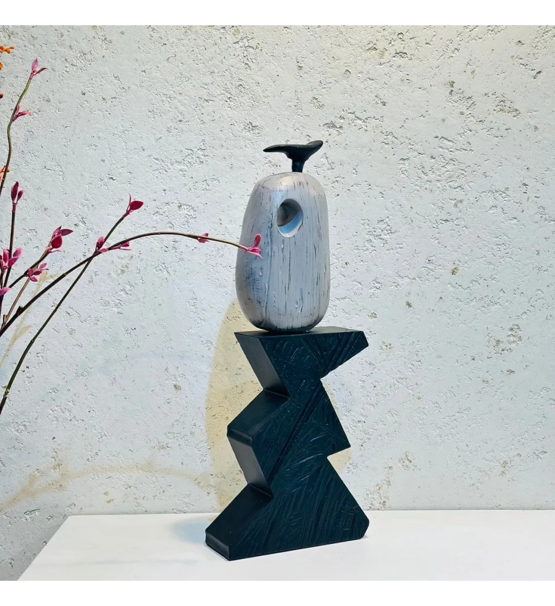 زينة ديكور بتصميم نحت  تجريدي خشبي 47×18×7سم 