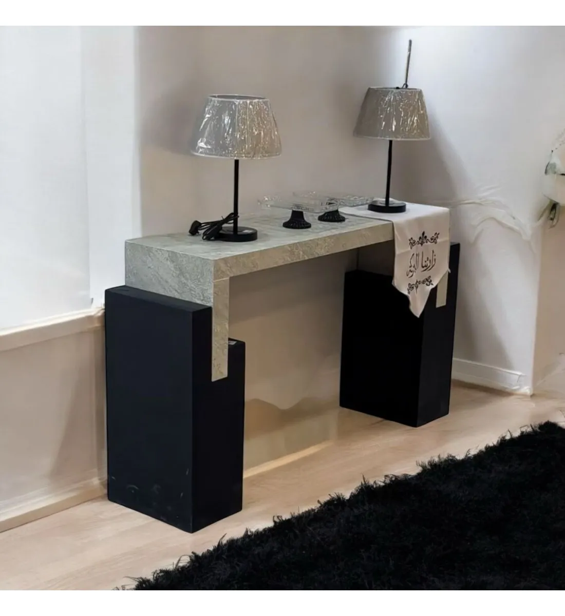 مدخل بديل رخام سطح بديل الرخام بيج  علي اسود 140×40×90سم (منتج تفصيل ) 