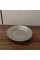 صحن تقديم من الاستانلس استيل  وقاعده اكرليك مقاس 22×22×5سم 