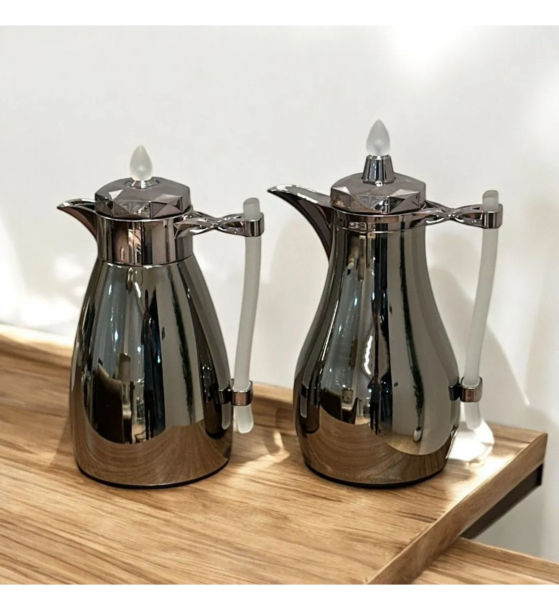  طقم ترامس يتصميم عصري الدانة  باللون اسود ممسك اكرلك 