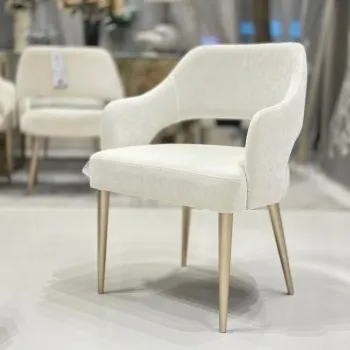 كرسي  جلوس عصري أنيق بتصميم مميز يجمع بين البساطة والفخامة